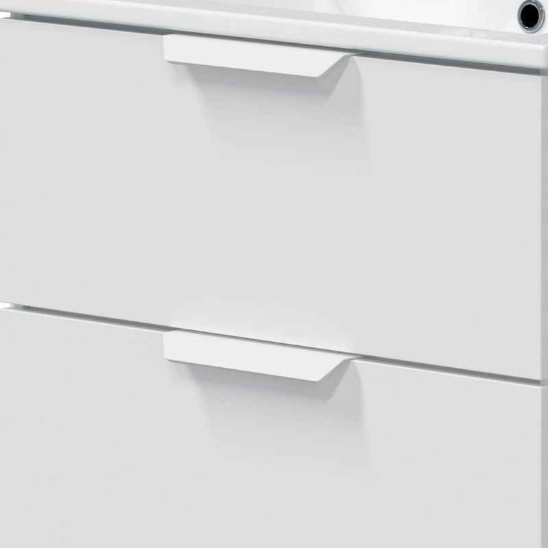 baño_suspendido_pequeño_brillo_detalle baño_suspendido_pequeño_brillo_detalle