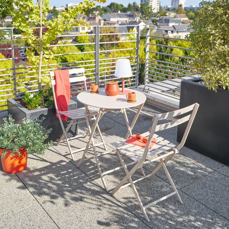 Silla Exterior Plegable Greensboro Color Blanco Arcilla_Ambiente_2