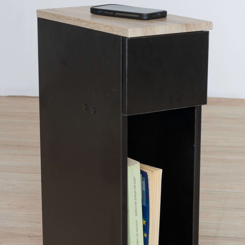 Mesita Slim Negra Detalle Mesita Slim Negra Detalle