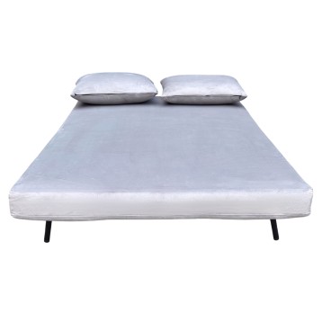 sofá gris claro 8