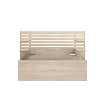 Cama de madera clara con cabecero de listones horizontales y estructura con somier visible vista frontal