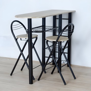 Mesa alta ovalada color madera clara con estructura negra y dos taburetes plegables con asiento de madera