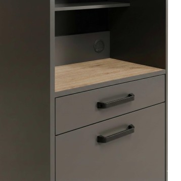 Mueble modular gris con estante superior de madera y dos cajones con tiradores negros en la parte inferior