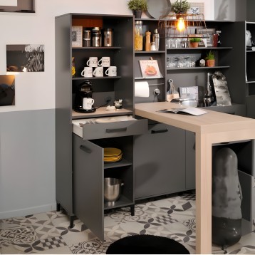 Mueble modular cocina gris antracita con estantes abiertos y armarios cerrados para almacenaje de vajilla y accesorios de cocina
