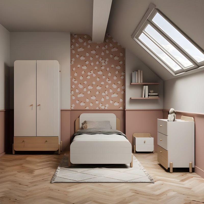 Armario infantil blanco de dos puertas y base de madera en dormitorio con cama y complementos