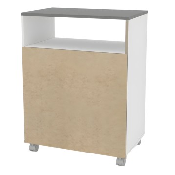 Mueble auxiliar con puerta abatible en madera clara y estructura blanca con estante abierto y encimera gris oscura