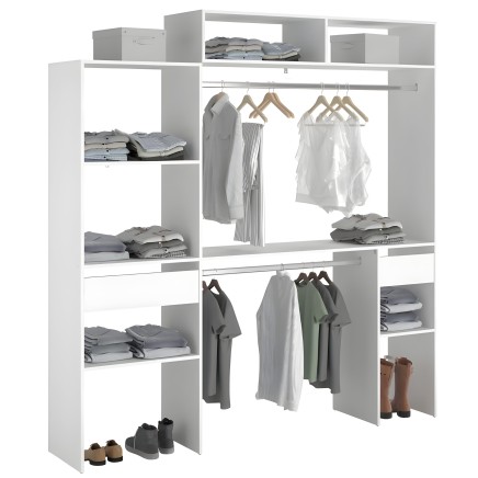 Armario modular blanco con estantes y barras de colgar organizando ropa y accesorios