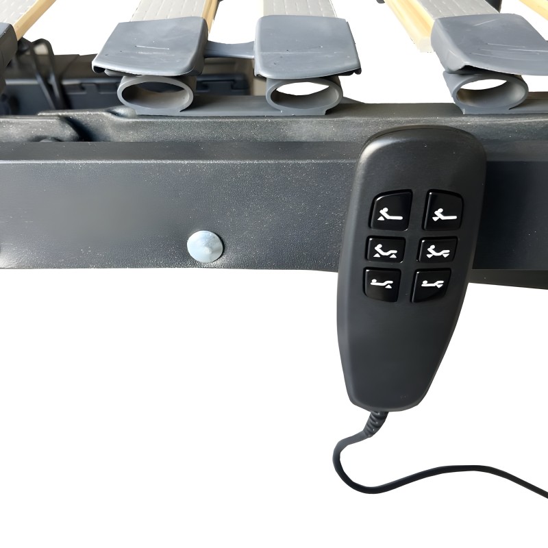 Detalle de control remoto con seis botones para cama articulada eléctrica en color negro