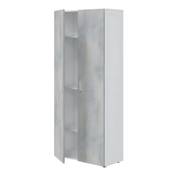 Armario alto de madera blanca con dos puertas y estantes interiores visibles