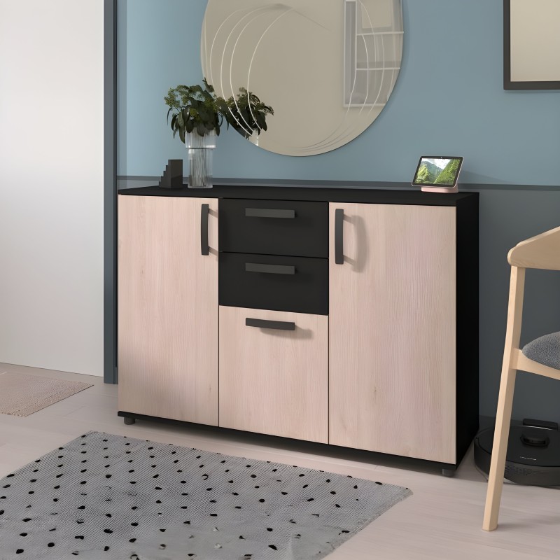 Aparador con puertas y cajones en madera clara y negro en ambiente de sala y decoración
