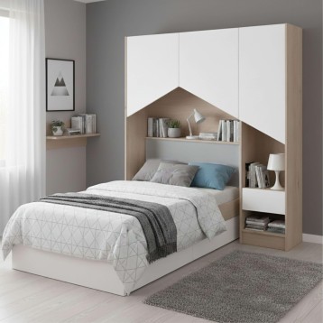 Cama con cabecero integrado en madera y blanco con almacenamiento y estantes para libros en dormitorio
