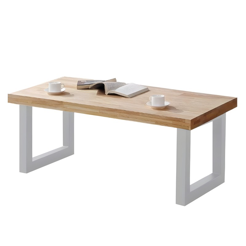 Mesa de comedor rectangular con tablero de madera clara y patas blancas de diseño moderno