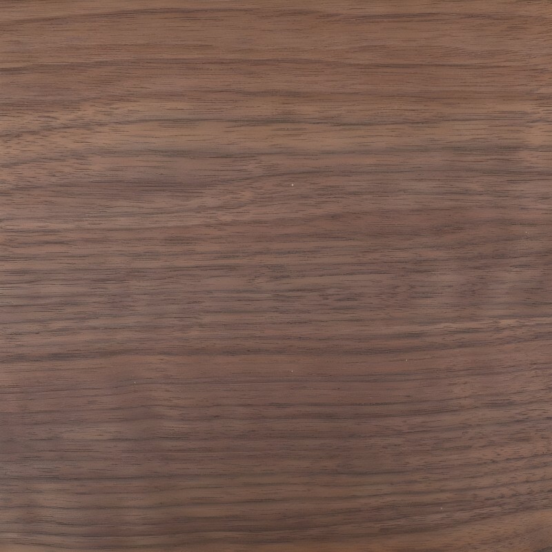 Detalle de superficie de madera nogal con veta natural y acabado mate