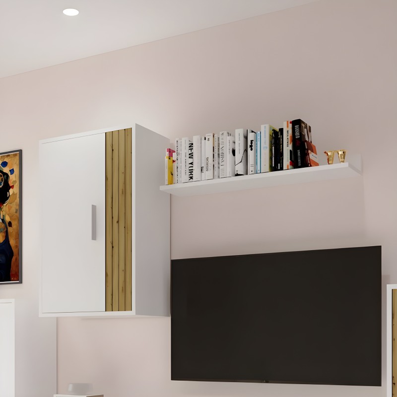 Estantería flotante blanca con libros y accesorios dorados en salón moderno con televisor