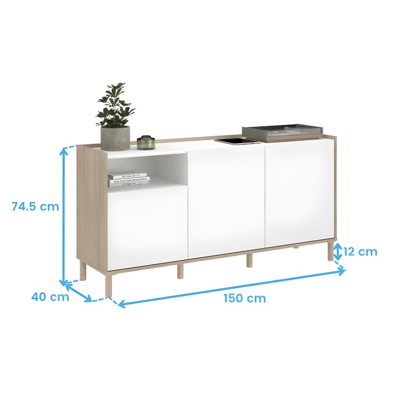 Aparador de madera natural y blanco con puertas y estante abierto decorado con plantas y objetos