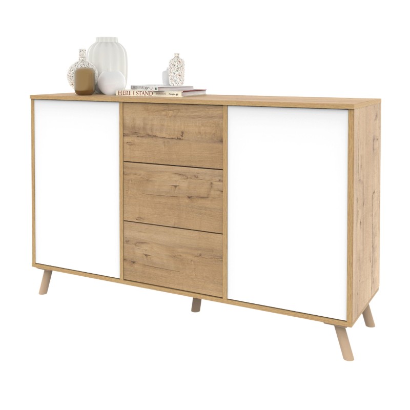 Aparador de madera natural y blanco con puertas correderas y cajones centrales decorado con jarrones y libros