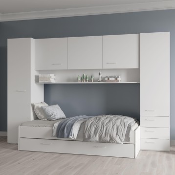 Cama nido blanca con escritorio integrado y armarios superiores en ambiente de dormitorio