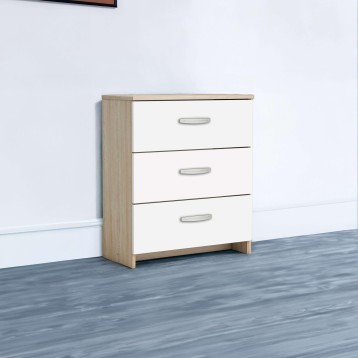 Cómoda de madera natural y blanco con tres cajones y asas metálicas en ambiente