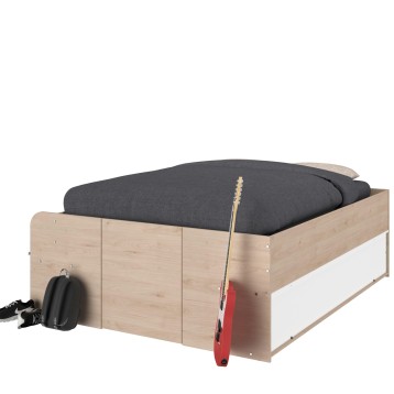 Cama individual de madera clara con colchón gris oscuro y panel blanco frontal