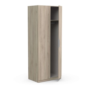 Armario de madera clara con puerta corredera y interior gris con estantes y barra colgadora