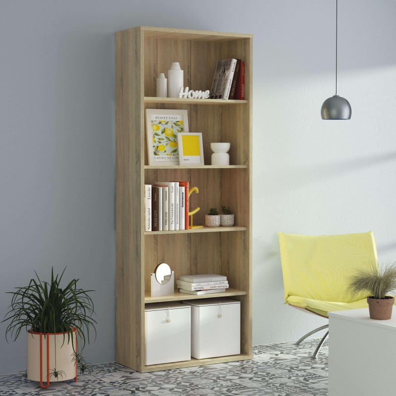 Estantería de madera clara con seis compartimentos y dos cajones blancos en ambiente de salón