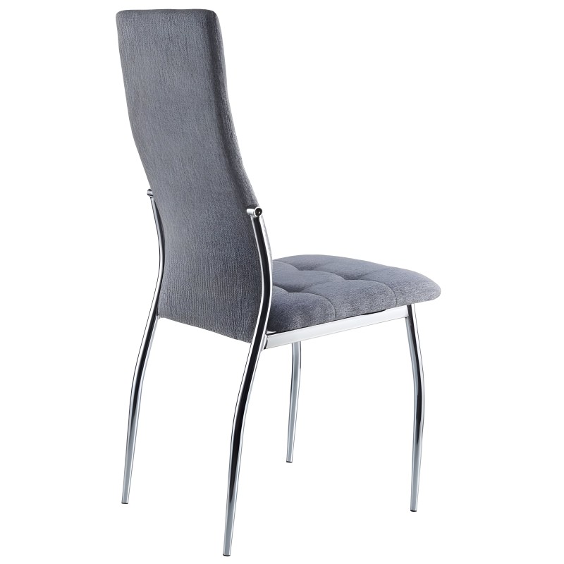 Silla de comedor tapizada en gris con respaldo alto y estructura metálica cromada