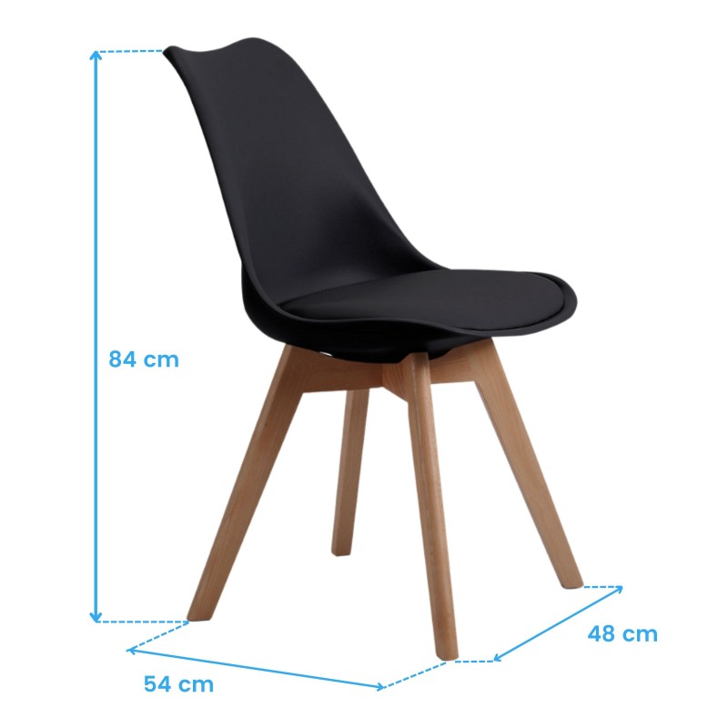 Silla de comedor con asiento negro y respaldo curvo sobre patas de madera natural