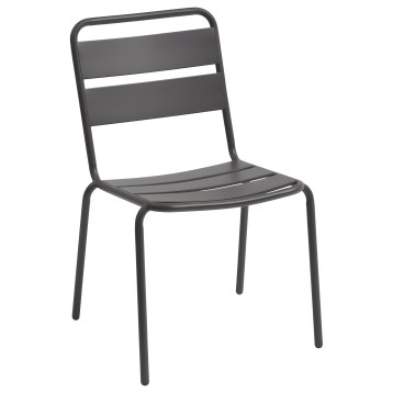 Silla de metal gris oscuro con respaldo y asiento de tablillas horizontales diseño moderno y apilable