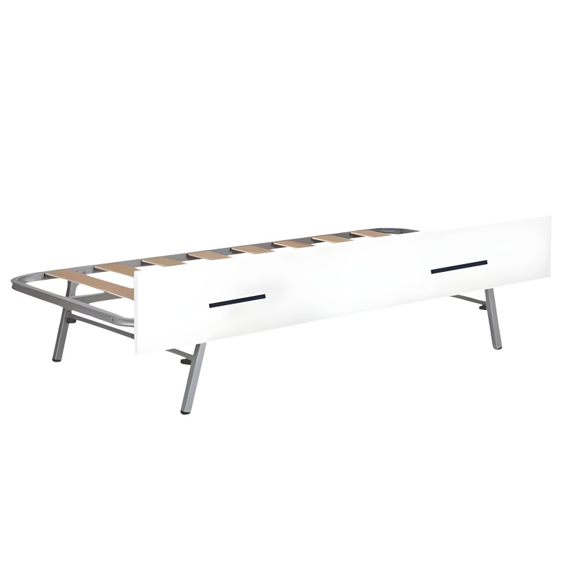 Cama individual con estructura blanca y metal gris y somier de madera en vista lateral de tres cuartos